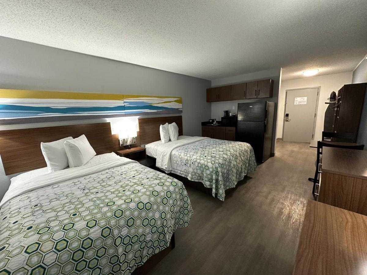 Ramada By Wyndham Cortland Hotel & Conference Center 外观 照片