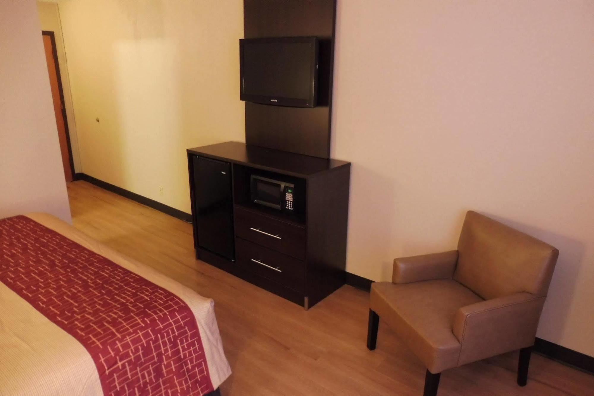 Ramada By Wyndham Cortland Hotel & Conference Center 外观 照片